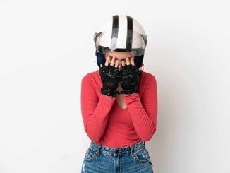 Cómo conducir una moto si tenemos alergia al polen