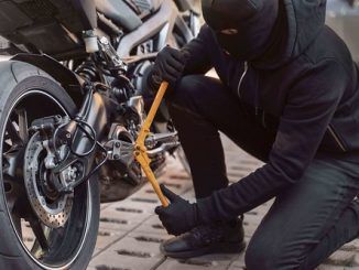 ¿Cómo protejo mi moto de posibles robos?