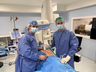 La crioanalgesia bloquea la función de los nervios intercostales y por ello el dolor postoperatorio en cirugía pediátrica