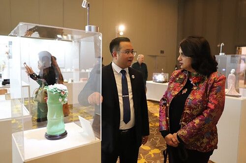 Abre en Los Ángeles una exposición de porcelana china de Dehua Abre en Los Ángeles una exposición de porcelana china de Dehua