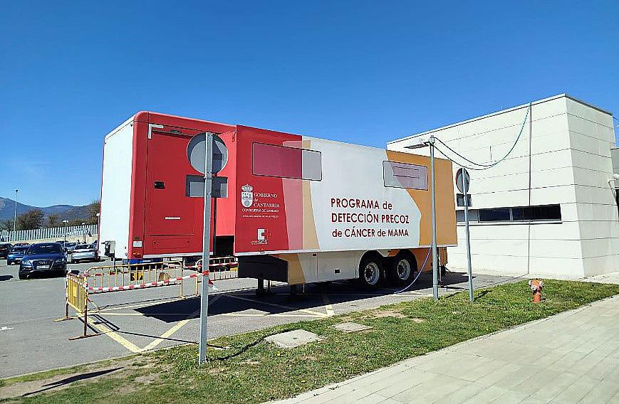 Cantabria refuerza la detección precoz del cáncer de mama con nueva tecnología y una segunda unidad móvil Cantabria refuerza la detección precoz del cáncer de mama con nueva tecnología y una segunda unidad móvil